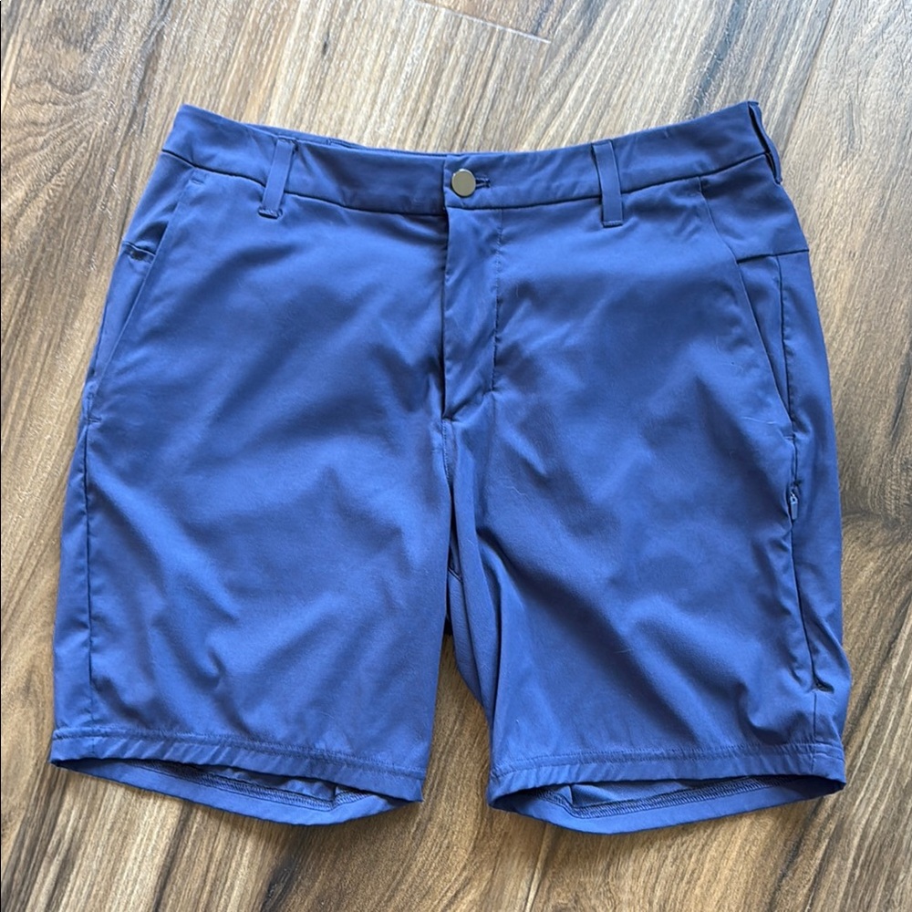 Lululemon Men’s Commission Shorts Shorts 7” inseam, size 32